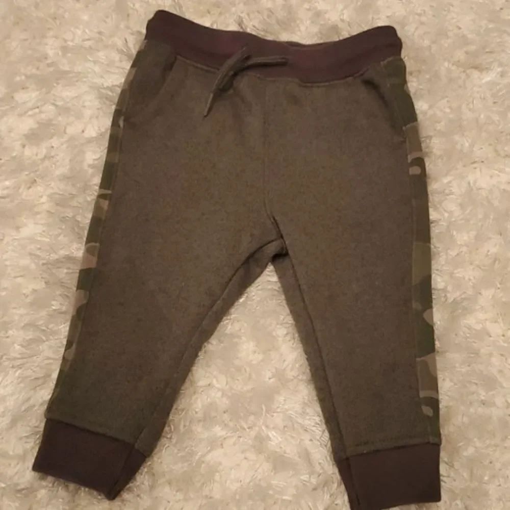 9-12 months Osh Kosh boys sweat pants army
